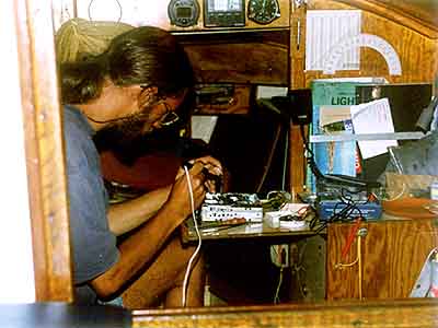 [ Marcin Usiuje doprowadzi do porzdku zalane radio ]